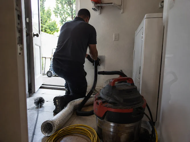 The Fresquaire Dryer Vents Clean service